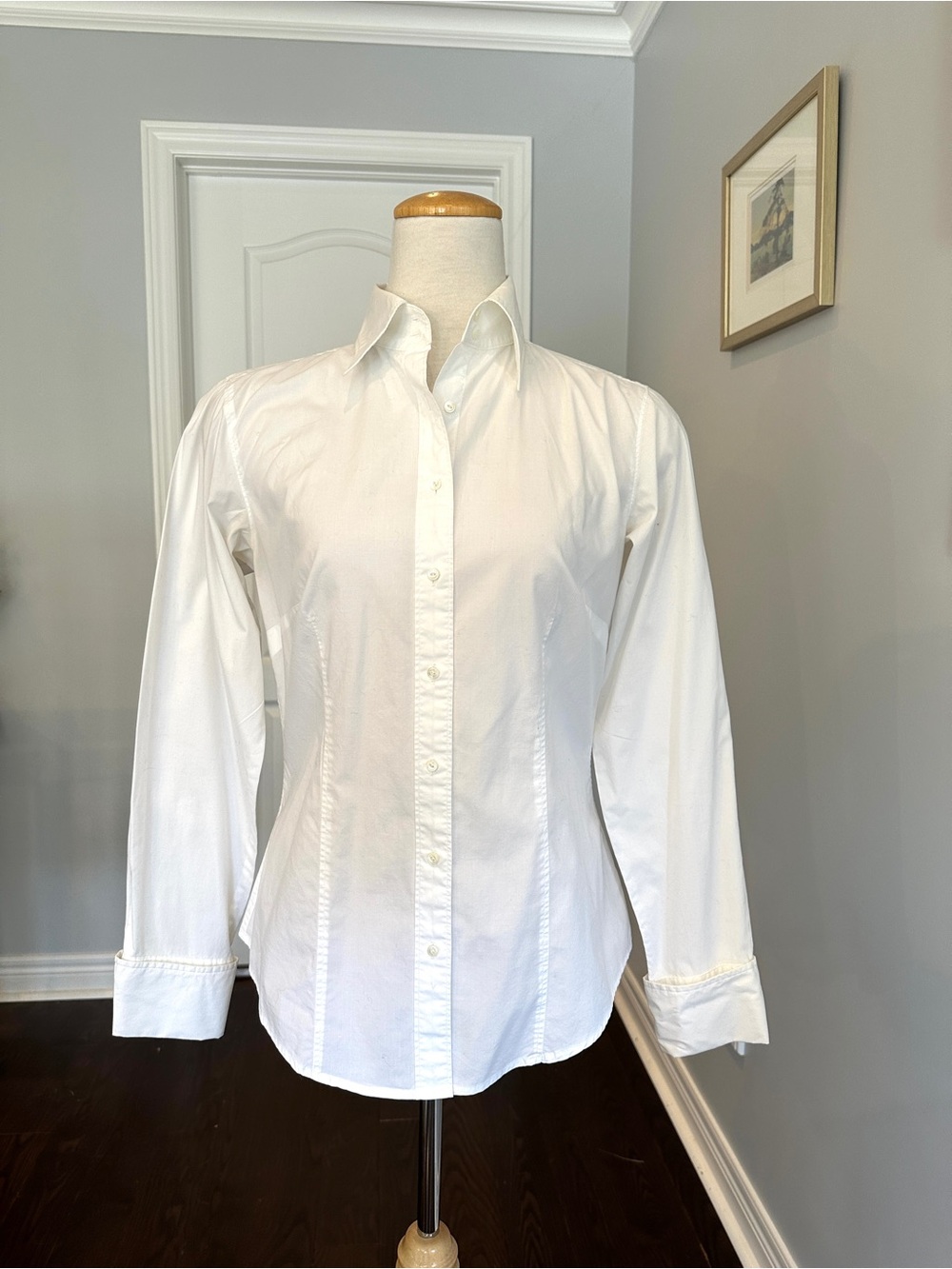 GAP White Women’s Dress Shirt - Classic Button-Down - Sz 6